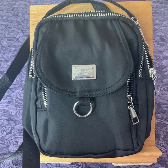 Lightweight Black Nylon Crossbody Bag with Multiple Zippered Compartments NWOT - Picture 8 of 11